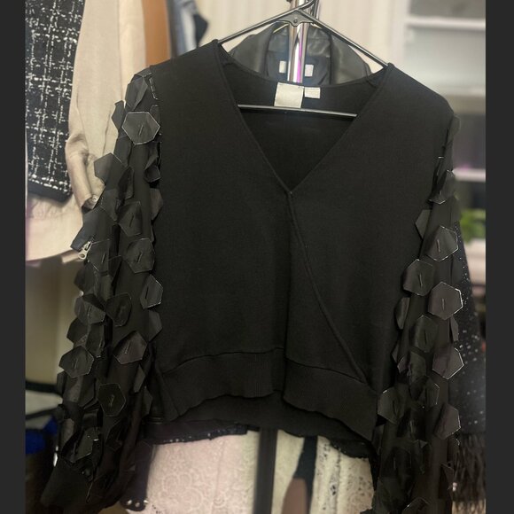 Zero Degrees Celsius- Black Top with 3D pattern on sleeves - Picture 1 of 3